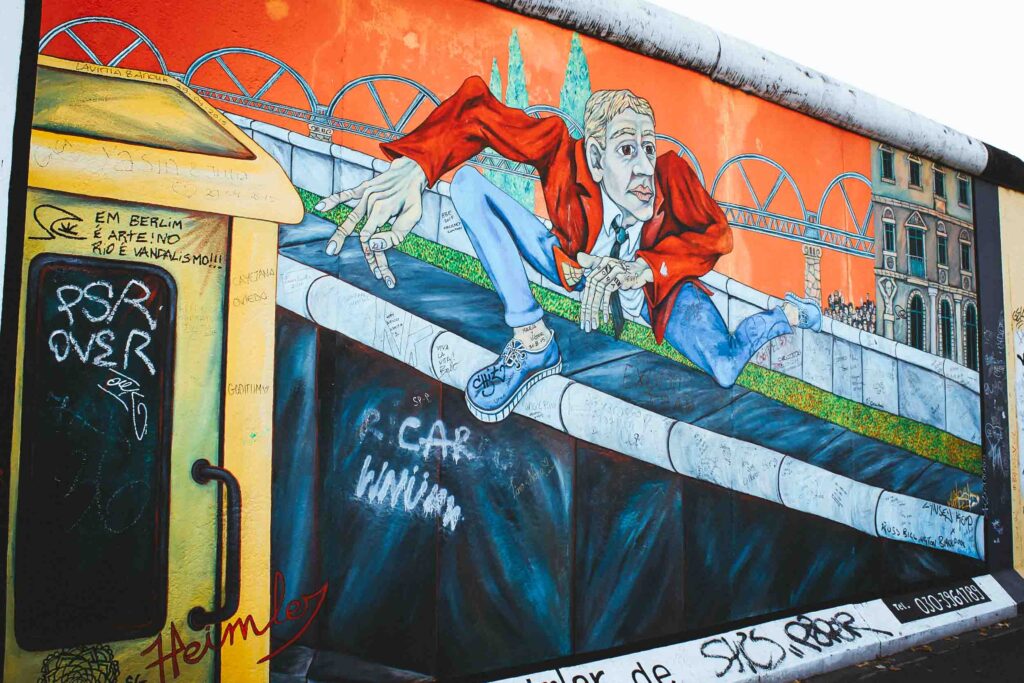 Muro de Berlim e free walking tour para conferir a street art. O tour guiado é uma ótima opção para entender mais da arte berlinense